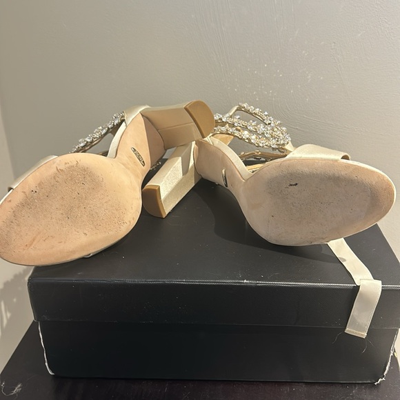 Badgley Mischka Everscter Ivory Wedding Heels Size 9 - Picture 9 of 9